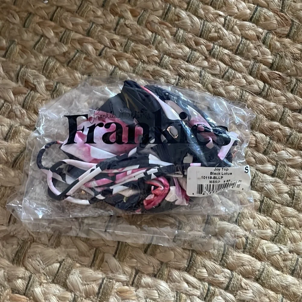 FRANKIES BIKINIS JOY TOP NWT